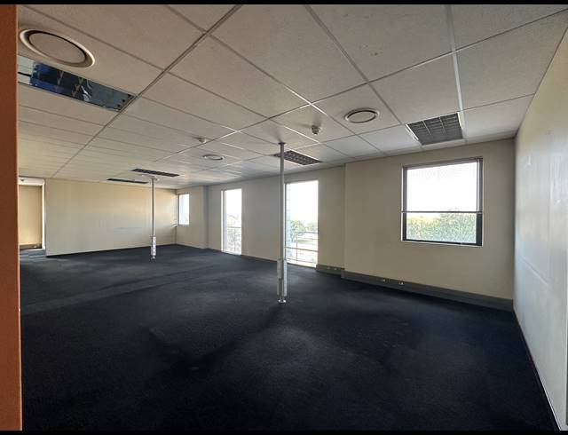 432M² OFFICE TO LET IN ECO PARK ESTATE